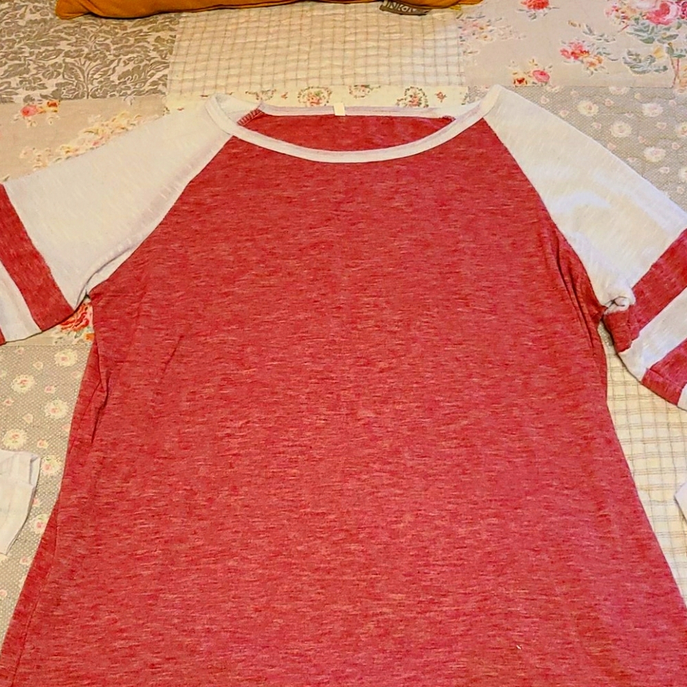 Cute top only worn once🕶🌟💕💕